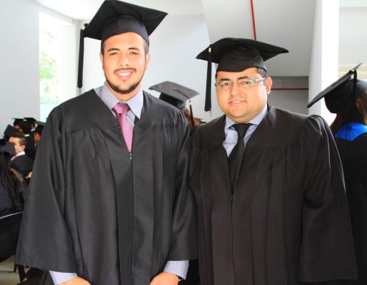 Unitec y Ceutec celebra graduaciones