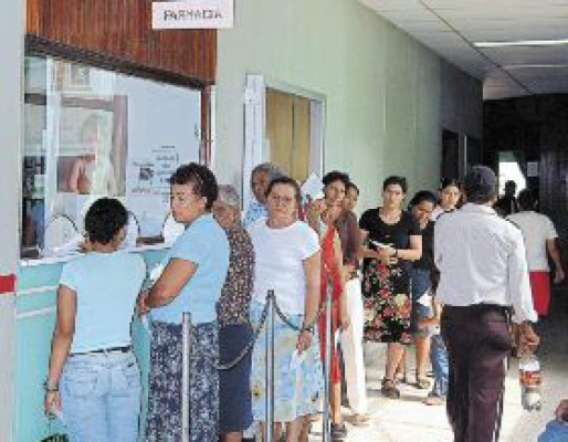 Hospital público funciona a medias