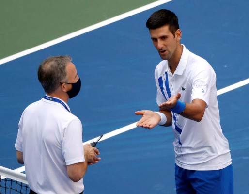 La reacción de Novak Djokovic tras ser descalificado del US Open por agredir a juez de línea