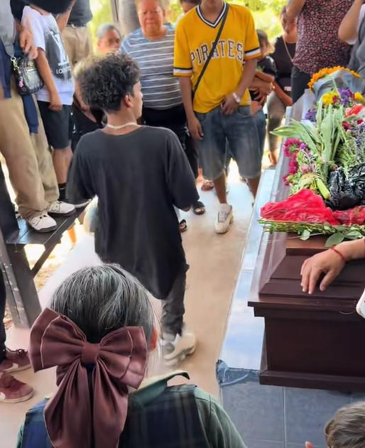 Con bailes al ritmo del tra, tra despiden a joven asesinado en Tegucigalpa