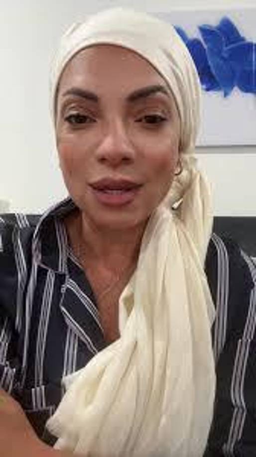 En respuesta al comentario de una hondureña que le pidió no olvidar el país, Mendiola explicó: <b>“Nunca volveré a Honduras. El sistema religioso me amenazó de muerte”</b>. 