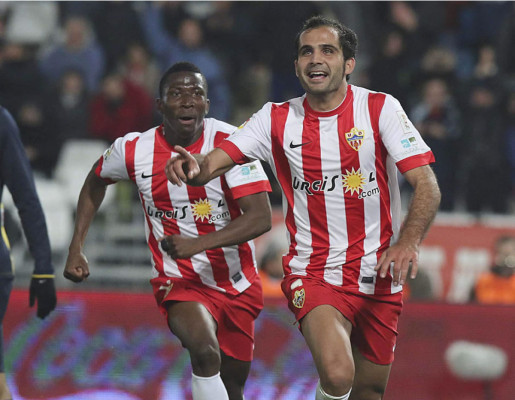 Almería sorprende al Atlético de Madrid y lo baja de la cima