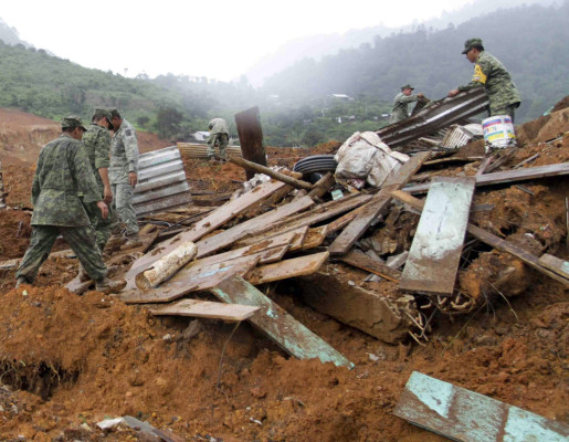 Aumentan a 170 los muertos tras tormentas en México