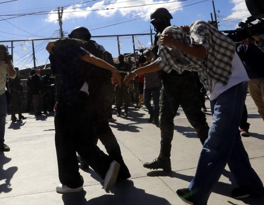 Juan Orlando Hernández continúa firme en el combate a pandillas en Honduras