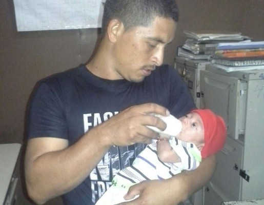 Detienen a mujer con bebé que había sido robado