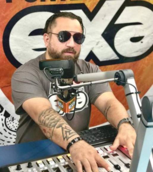 Allan Vallecillo: El locutor es aficionado al Olimpia.