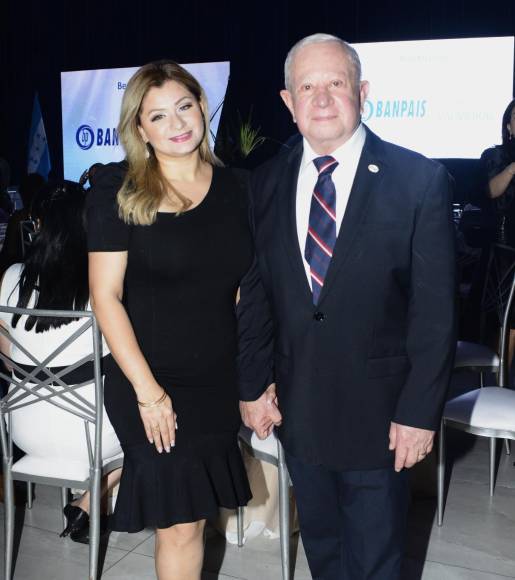 Emma y Roger Valladares