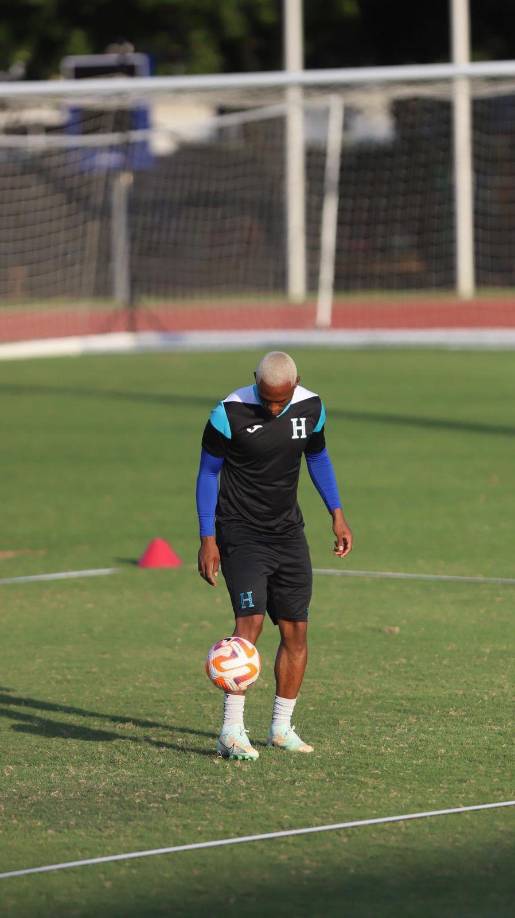 Así se ve Deiby Flores con su nuevo color de cabello.