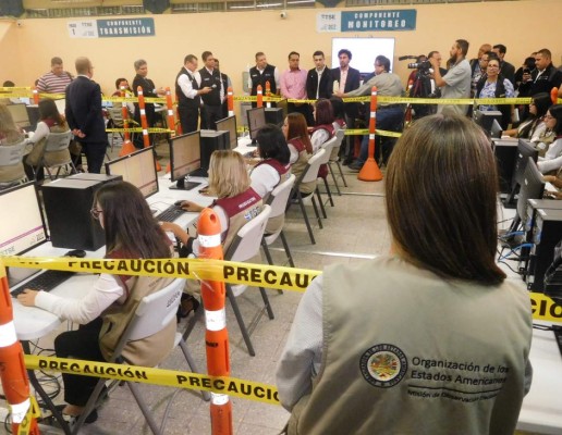 Por cada centro de votación habrá tres observadores