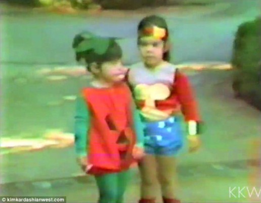 Kim Kardashian reaparece en Facebook