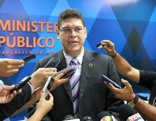 Altos funcionarios investigados por soborno en el caso del IHSS