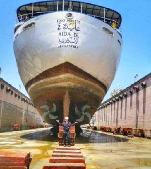 'La gente de nuestra sociedad todavía no acepta la idea de que las mujeres trabajen en el mar lejos de sus familias durante mucho tiempo', afirmó.