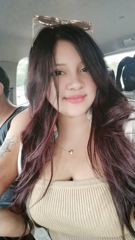 Familiares de la hondureña informaron que la joven, madre de un menor de cuatro años de edad, murió cuando iba a bordo de una camioneta, tras colisionar con una motocicleta, cuyo ocupante también murió. 