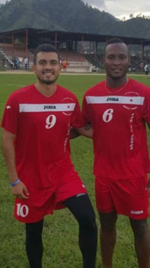 Los jugadores colombianos Carlos Arroyo y Hubert Riascos no se quedaron en la Real Sociedad y ahora están aprueba con el Estrella Roja de Danlí, de la Liga de Ascenso.