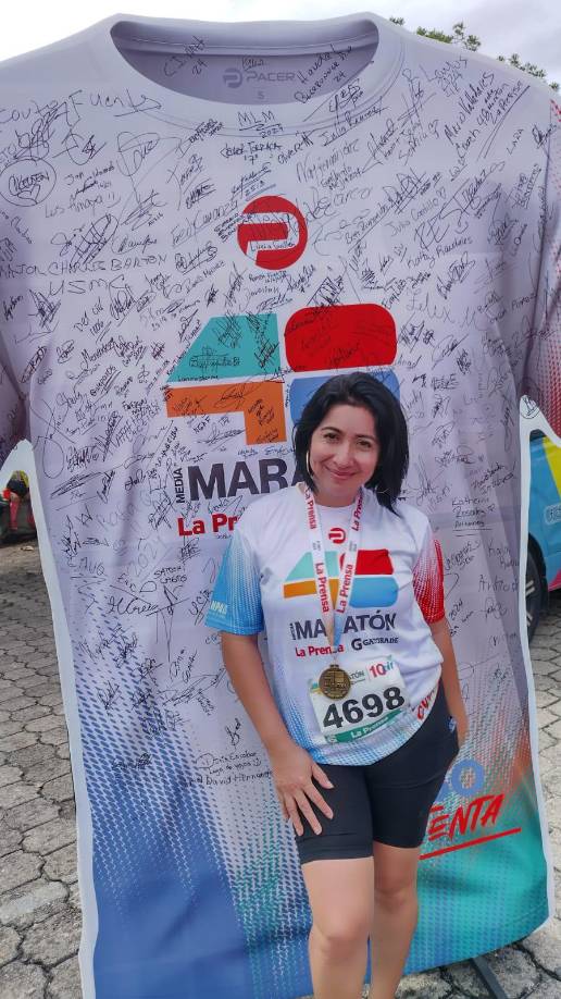 Desde las 4:00 de la mañana, los entusiastas participantes se reunieron en el estacionamiento del Comisariato Los Andes para prepararse, calentar, estirar y esperas a las 5:00 am, hora de salida.