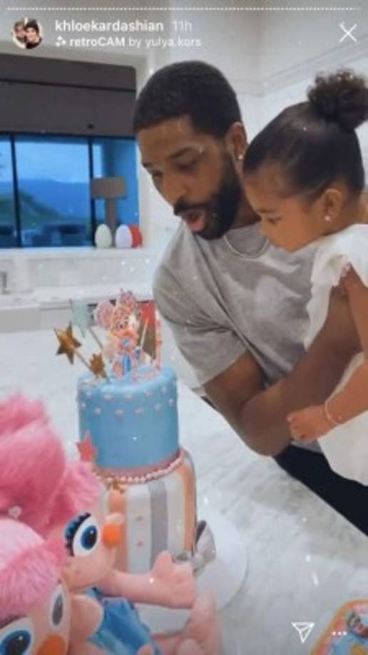 Aunque Khloé no compartió fotos junto a Tristan, sí publicó imágenes de su ex junto a True mientras celebraban.