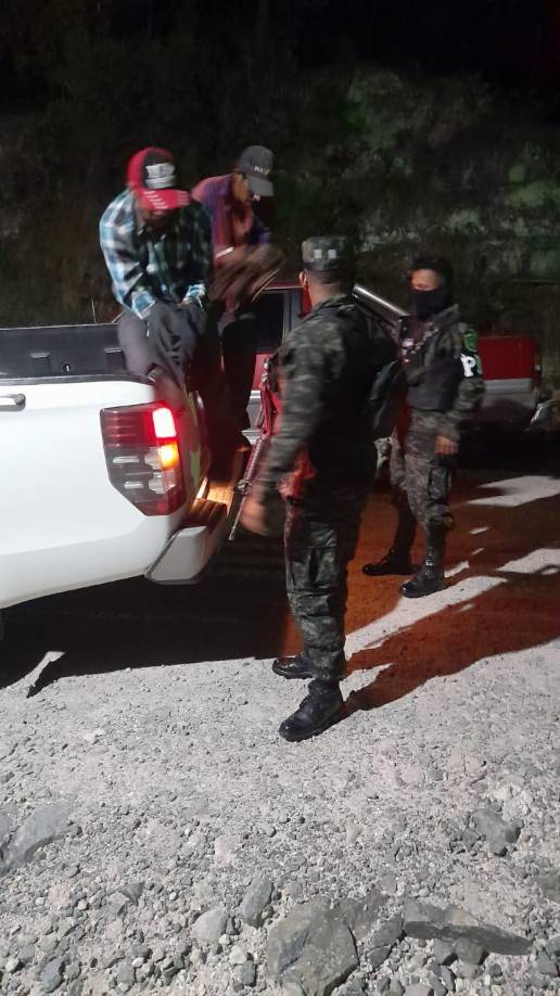 Los detenidos son Esteban Benítez Benítez, José Milton Benítez Lazo, José Atilio Benítez Benítez y David Alexander Hernández Pérez. 