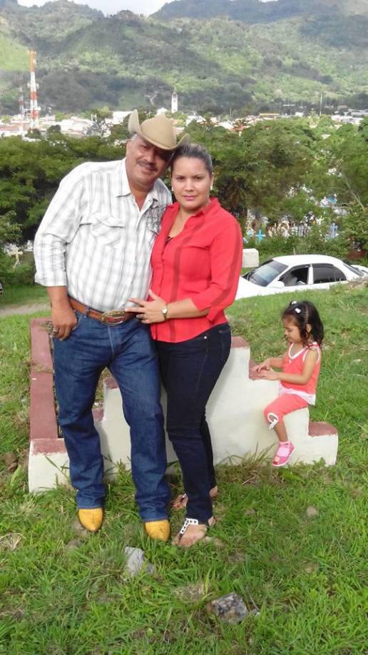 Compañeros y amigos han descrito a Julio Salinas como un “buen compañero de trabajo”, un “buen amigo” y un “choferón”, con más de 45 años de experiencia en el rubro. 