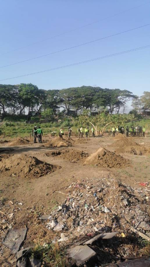 Pedro Martínez, jefe de la Policía Municipal explicó que desalojaron unas 10 familias y poco a poco están entendiendo que no pueden estar en este lugar. “Hoy encontramos aproximadamente 10 familias, la primera vez que venimos habían 30 aproximadamente, como le repito: poco a poco están entendiendo algunos que no pueden estar en este lugar”.