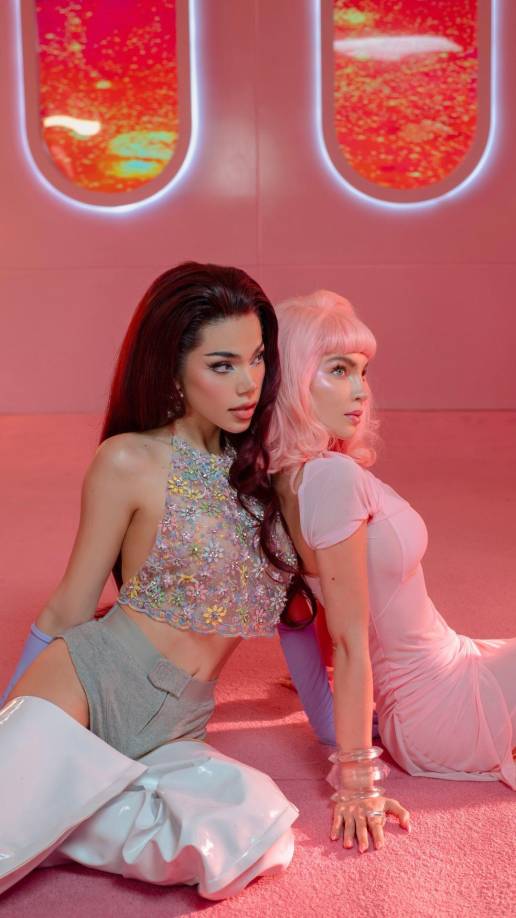 “Es hermosa. Es lo único que puedo decir. Es hermosa y la estoy pasando mejor que nunca en mi vida”, declaró. Con estas palabras, la intérprete busca disipar los rumores y centrarse en la amistad que ha forjado con Kenia. 