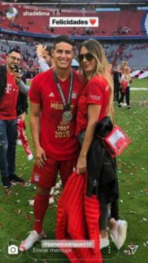 En una historia publicada en Instagram, la modelo publicó una foto de los dos juntos, con el título de 'felicitaciones' junto a un emoji de corazón rojo.<br/><br/>