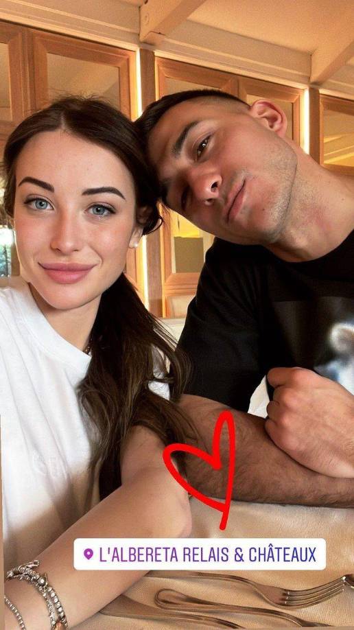 En Instagram, Anna suele mostrar su trabajo pero también el devoto amor que siente por el portero argentino, el cual es retribuido de manera constante.