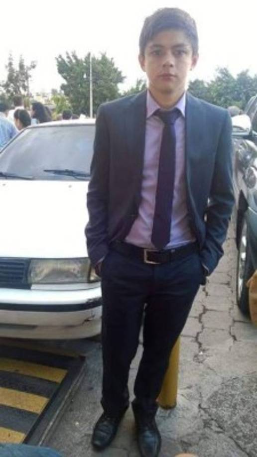 Lenín Laínez de 23 años de edad es el diputado suplente más joven del actual Congreso Nacional. El joven egresado de la Universidad Pedagógica Francisco Morazán, es suplente por el departamento de Intibucá de Olimpia Zúniga, hija de la fallecida ambientalista Bertha Cáceres.