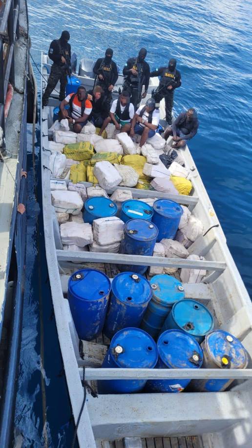 En la operación participaron efectivos de la Fuerza Naval de Honduras, el Ministerio Público, la Agencia Técnica de Investigación Criminal (ATIC) y otras autoridades.