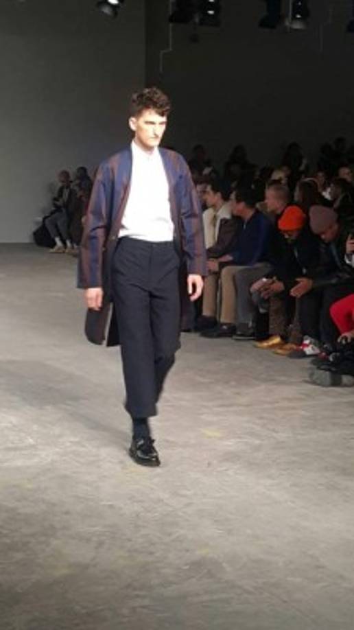 Los diseños tienen combinación de gris, azul marino, café, negro y hasta rayas.<br/><br/>