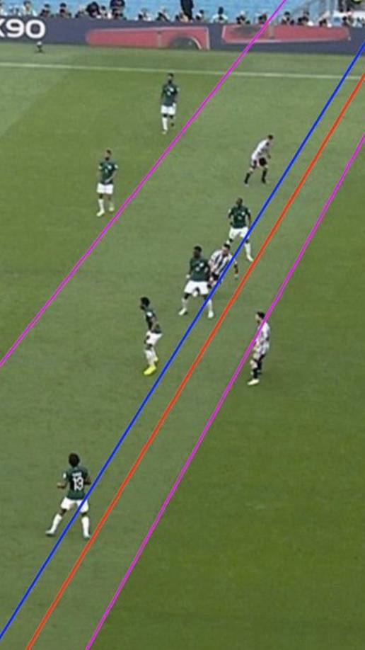 El exarbitro Iturralde González ha mostrado su sorpresa durante la retransmisión del partido: “Marcaban solo el brazo. A mí me ha dejado extrañado. No es fuera de juego”.