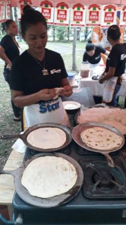 El delicioso tentempié hecho a base de tortilla de harina se puede combinar con toda clase de alimentos. Todo depende del gusto de cada uno.