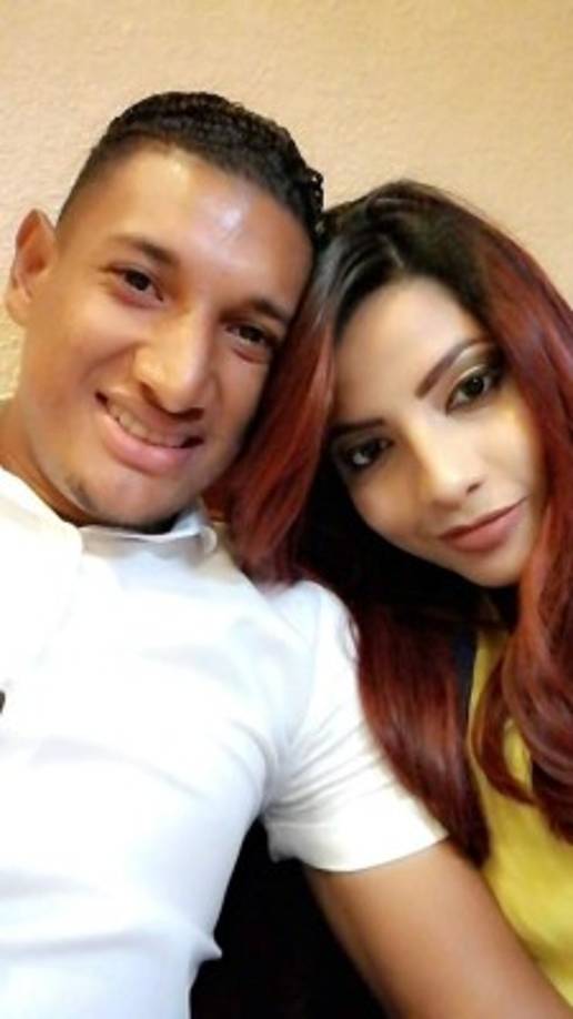 Acosta estará en el centro de la H y su esposa lo respaldará en el estadio.