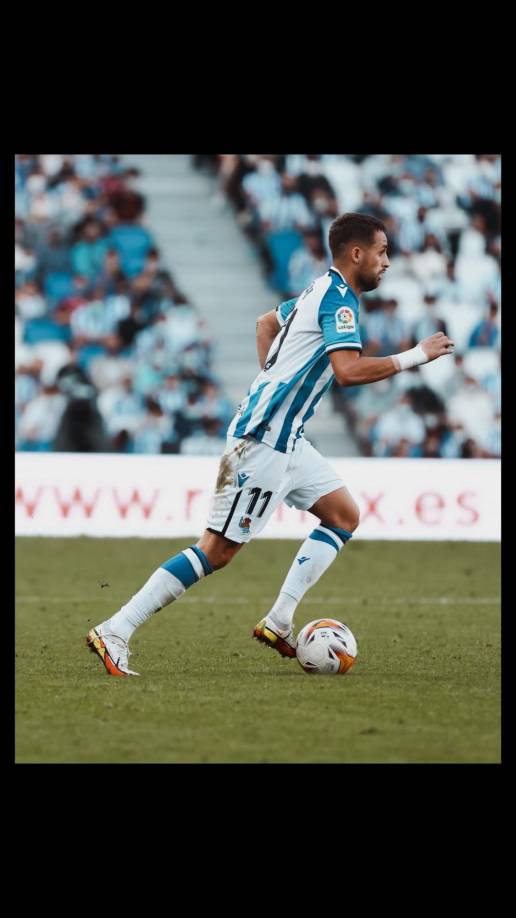 El jugador belga Adnan Januzaj se despidió de la Real Sociedad, club en el que ha estado los últimos cinco años: “Hace cinco años llegué a esta ciudad como un niño nervioso, asustado y con miedo. Y descubrí a la que hoy es mi segunda familia. Nuestros caminos se separan y estoy lleno de tristeza”, escribió en sus redes sociales.