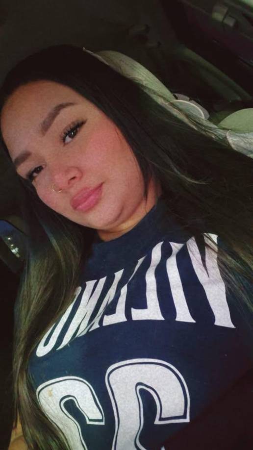 “Gracias amor por la sorpresa. No me lo esperaba, hemos pasado muchas cosas y a pesar de todo eso seguimos aquí dando todo de los dos”, había escrito Lorena.