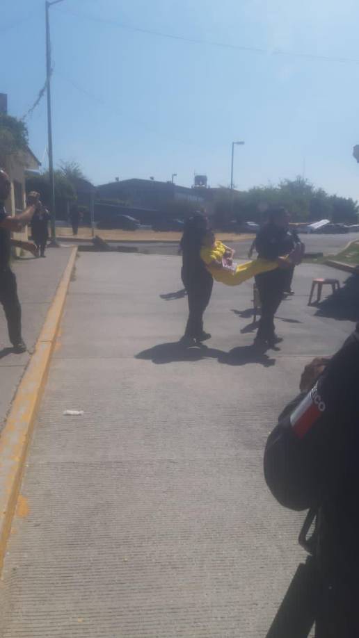 María Luisa tuvo que ser cargada por dos custodias para que abandonara el Centro Femenil de Reinserción Social ubicado en el municipio de Xochitepec, en Morelos. Esto luego de que el <b>Tribunal Superior de Justicia (TSJ) </b>del estado, a través de su titular el magistrado Gamboa Olea, determinó otorgarle su <b>excarcelación inmediata</b> tras revisar su expediente y la observancia de buena conducta.