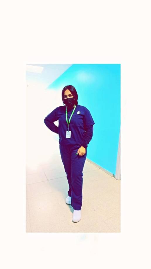 A pesar de los esfuerzos de sus colegas y los médicos presentes, ella no pudo ser estabilizada y falleció en el centro de salud.