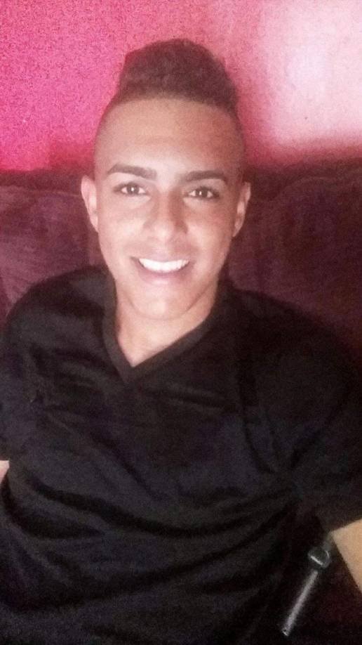 Luis Palma con un look muy llamativo en plena adolescencia.