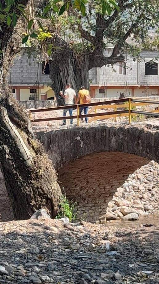 El fin de semana anterior las redes sociales se inundaron de fotografías de Rony Rodríguez acompañado por una dama.