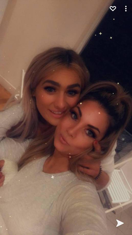 Las muestras de afecto y apoyo no se han hecho esperar. En redes sociales, usuarios de distintas partes del mundo han compartido sus condolencias y mensajes de esperanza para la familia Atkinson. 