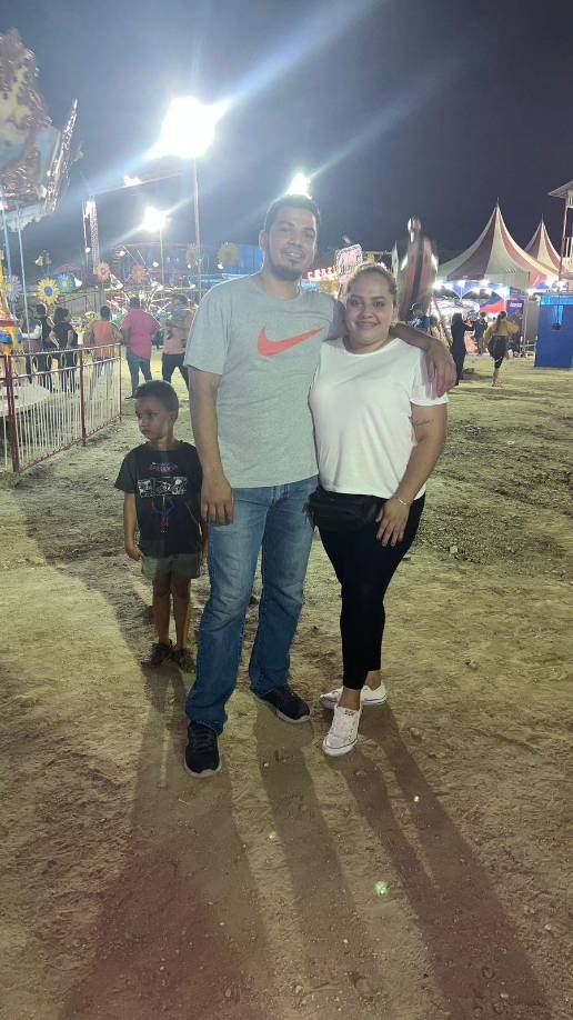 Luego de una maniobra en su turismo Hyundai, Elantra, impactó de frente con una rastra. El auto fue arrastrado un par de metros, dejando a Manuel muerto en el lugar y a Celeste gravemente herida.