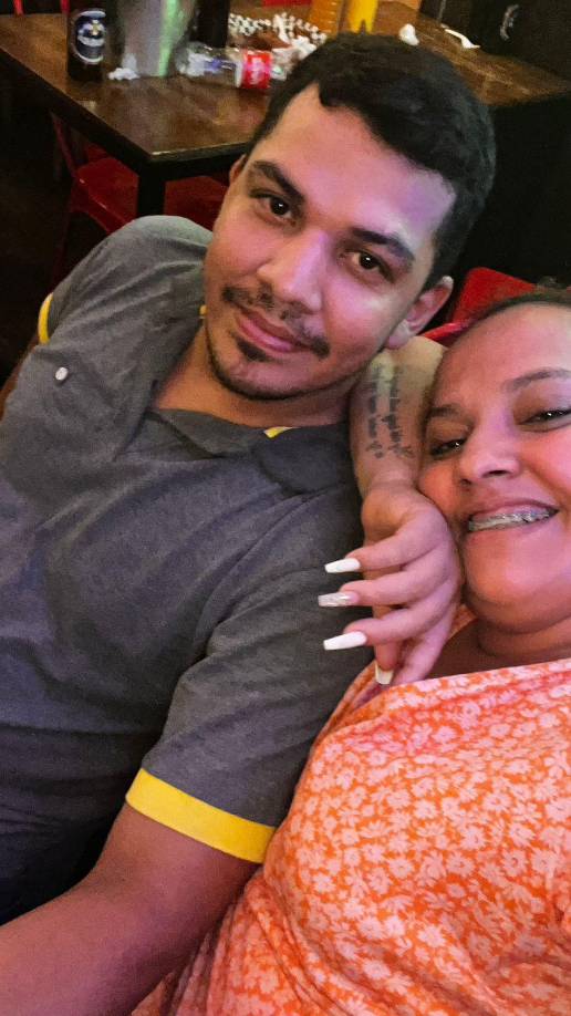 “Teníamos planeado ir a España en abril a pasear”, reveló Claudia Flores.