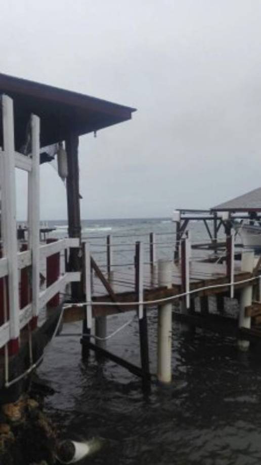 Roatán es una de las zonas más afectadas, al igual que otras ciudades del Caribe de Honduras.