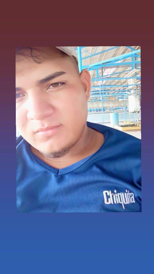 El hombre quien es de oficio guardia de seguridad, aún estando herido descargó las últimas balas contra su exsuegra dejándola muerta. Quintanilla solía mostrar su fanatismo por el fútbol, especialmente por el club Real España, en sus redes sociales. 