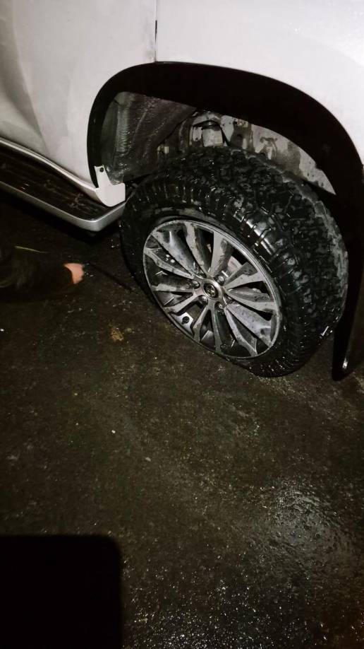 Hasta Bader Dip, alcalde de La Ceiba, ha dañado su vehículo tras caer en los baches entre el Progreso y Tela. 