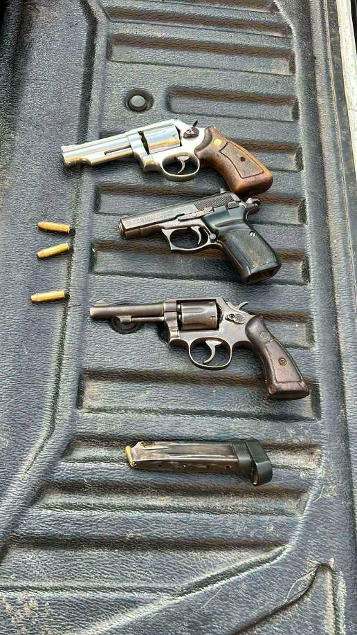 Se informó que el abogado Lagos Cabus, por querer evitar el asalto, se les abalanzó sobre los delincuentes y uno de ellos le disparó quitándole la vida.