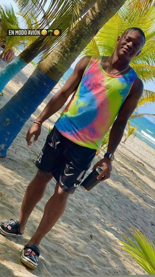 Júnior Lacayo - El delantero del Real España se dio una escapada a Sambo Creek.