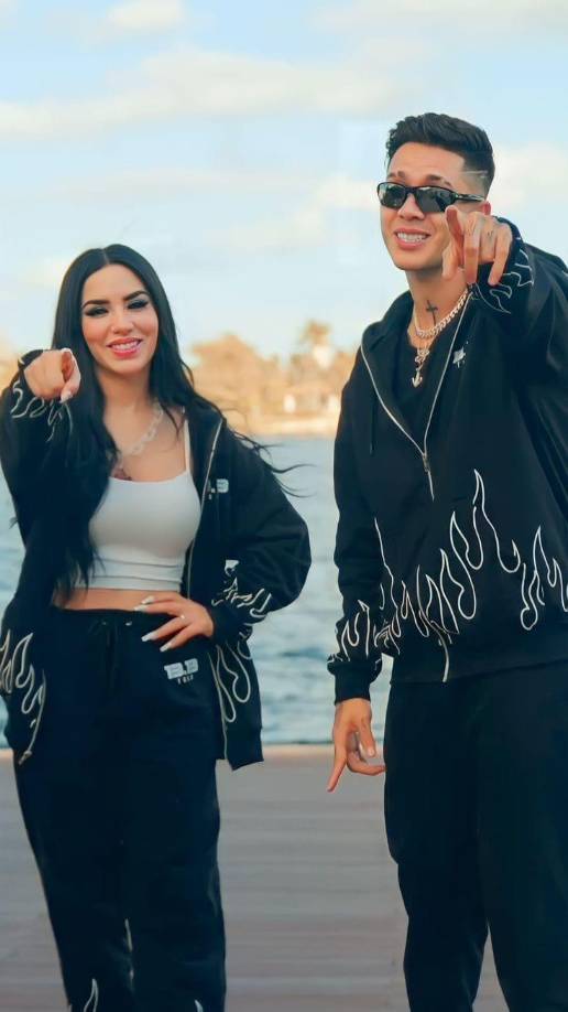 Las amenazas dieron resultado, ya que en cuestión de minutos Cecia comunicó que el youtuber le había devuelto su cuenta. 