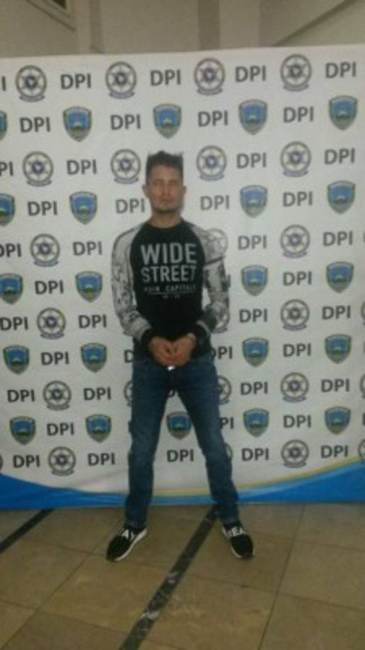 Fabio Andrés Santos tenía tarjetas de débito y crédito de diferentes instituciones bancarias. Permanece en prisión. Hasta el momento solo él ha sido detenido, se desconoce si alguien más lo ayudaba.