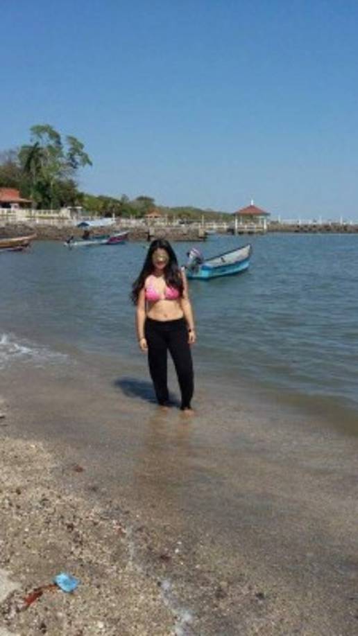 A supporter poses ahead of the Russia 2018 World Cup Group B football match between Portugal and Spain at the Fisht Stadium in Sochi on June 15, 2018. / AFP PHOTO / Odd ANDERSEN / RESTRICTED TO EDITORIAL USE - NO MOBILE PUSH ALERTS/DOWNLOADS