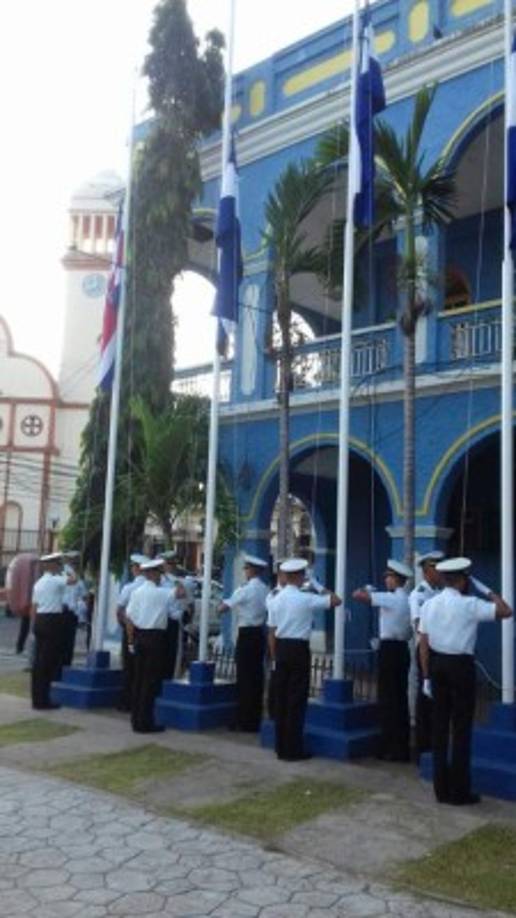 El evento tuvo lugar en la plaza central, adonde se dieron cita autoridades civiles y militares.<br/>